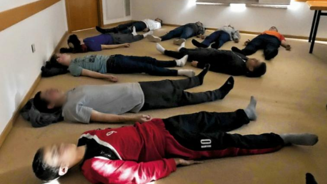 פעילות יוגה בקורס הגבריות