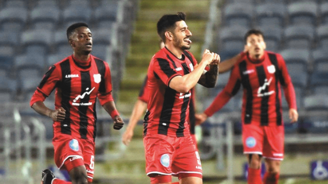 שמש חוגג את השני מול  נוף הגליל  