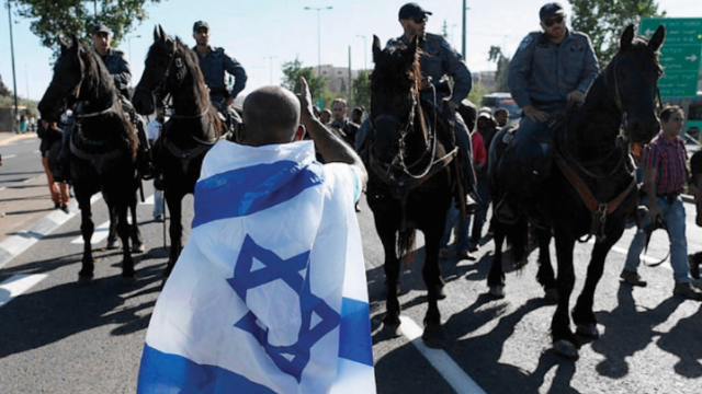 עימות בין יוצאי אתיופיה לשוטרים בירושלים (למצולמים אין קשר לכתבה) 