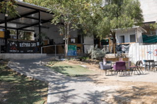 פאב המפלצת. "פתאום גוררים רגליים?" 