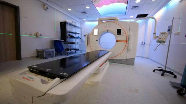 חדר לבדיקת CT במחלקה החדשה