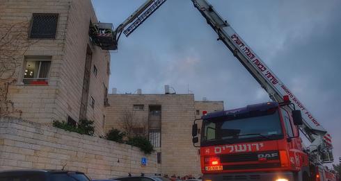 השריפה בגילה. צילום: כיבוי והצלה מחוז ירושלים, אריק אבולוף